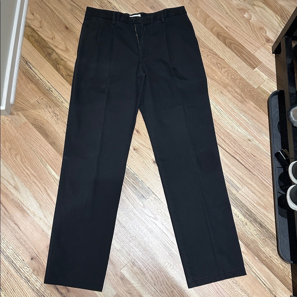 Dockers 34x38 Pleated Classic Black Trousers
